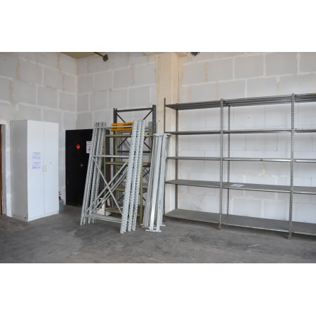 etagères de stockage