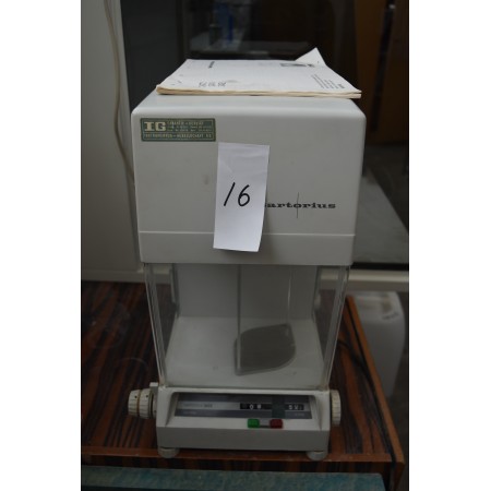 balance sartorius 200g Nr 16 graduation 0.1mg